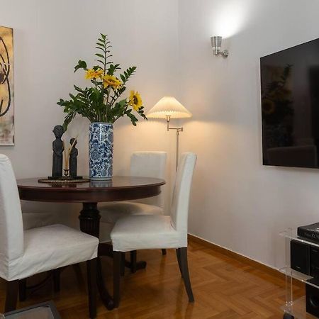 Апартаменты Chic N Central Apt In Kolonaki Афины Экстерьер фото