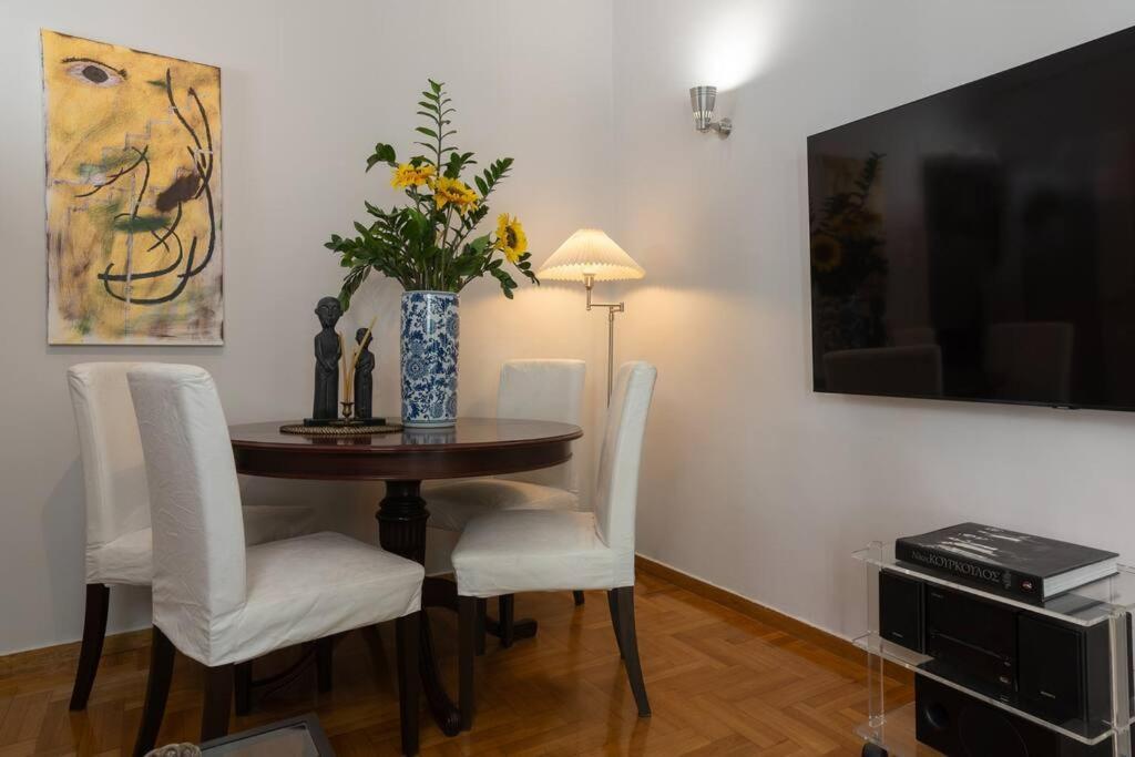 Апартаменты Chic N Central Apt In Kolonaki Афины Экстерьер фото